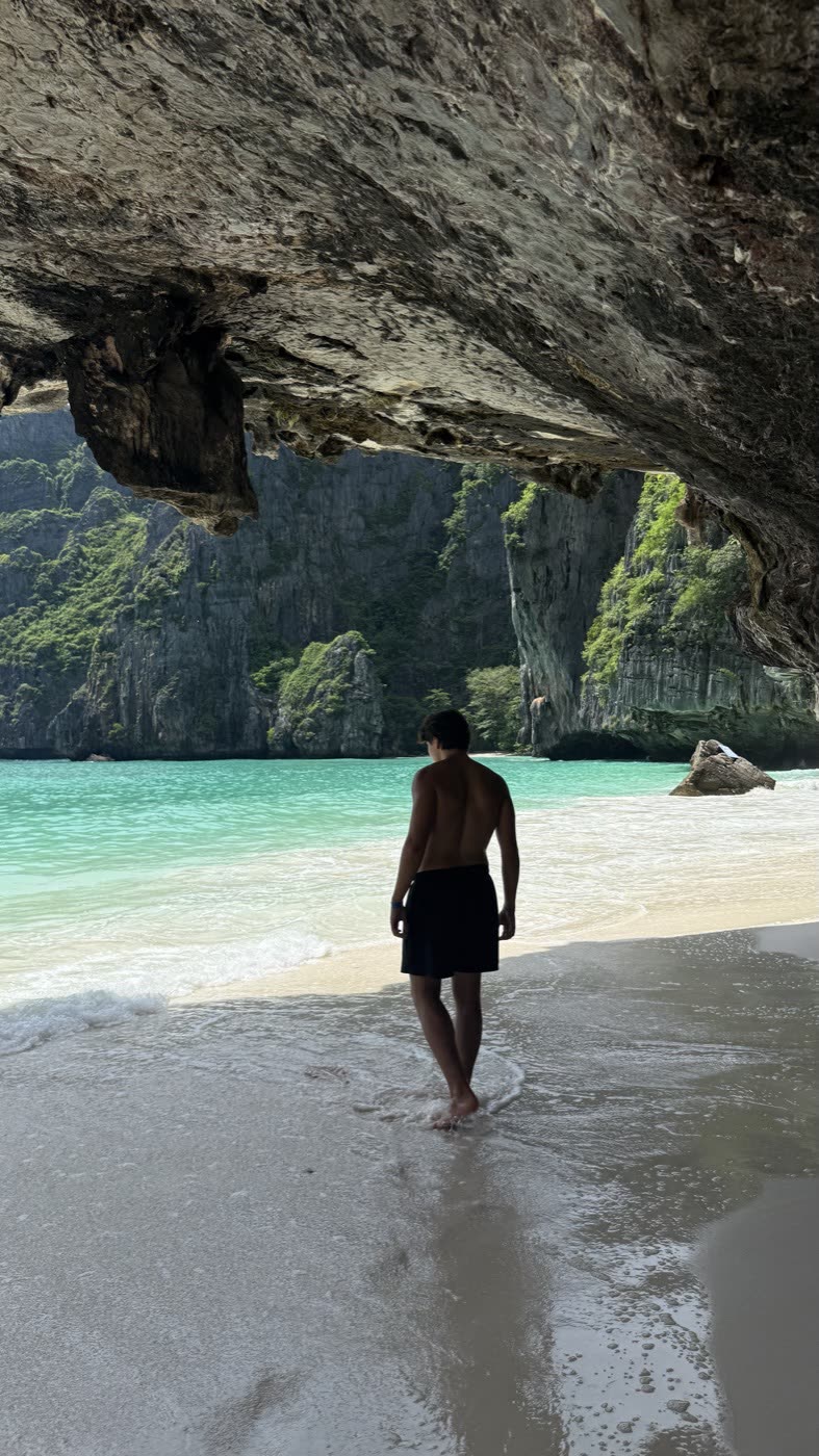 Enrico numa praia